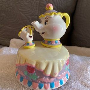 Disney collector's. Potts and Chip music box